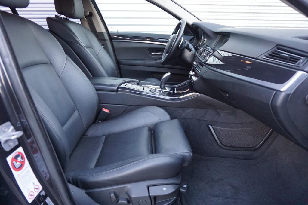 BMW 5 Serie touring 520i high executive automaat - climate / navi / cruise 