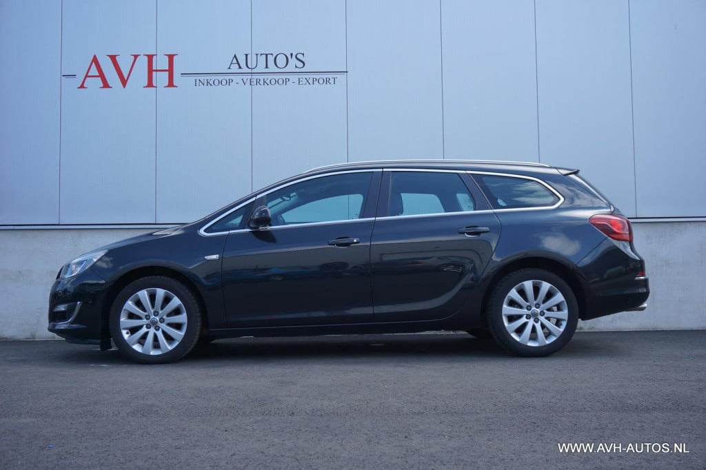 Opel Astra sports tourer 1.4 turbo sport +