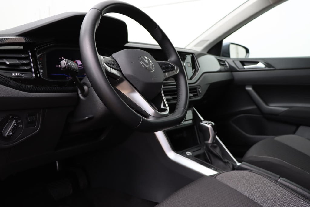 Volkswagen Polo 1.0 tsi life edition dsg7