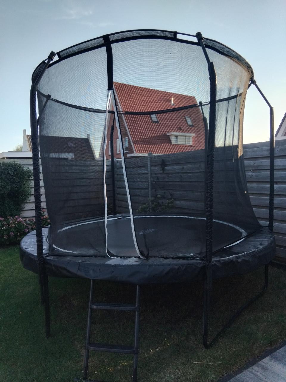 Salta trampoline inclusief veiligheidsnet en ladder