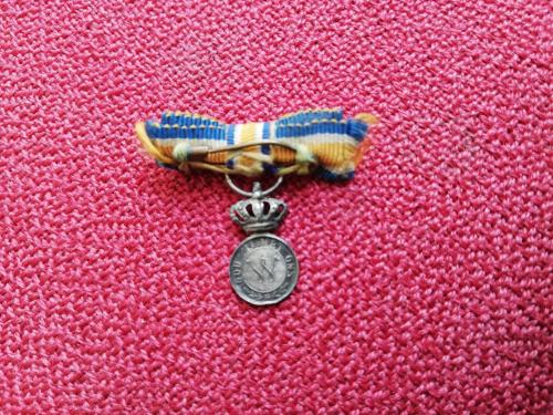 Miniatuur eremedaille Orde van Oranje Nassau