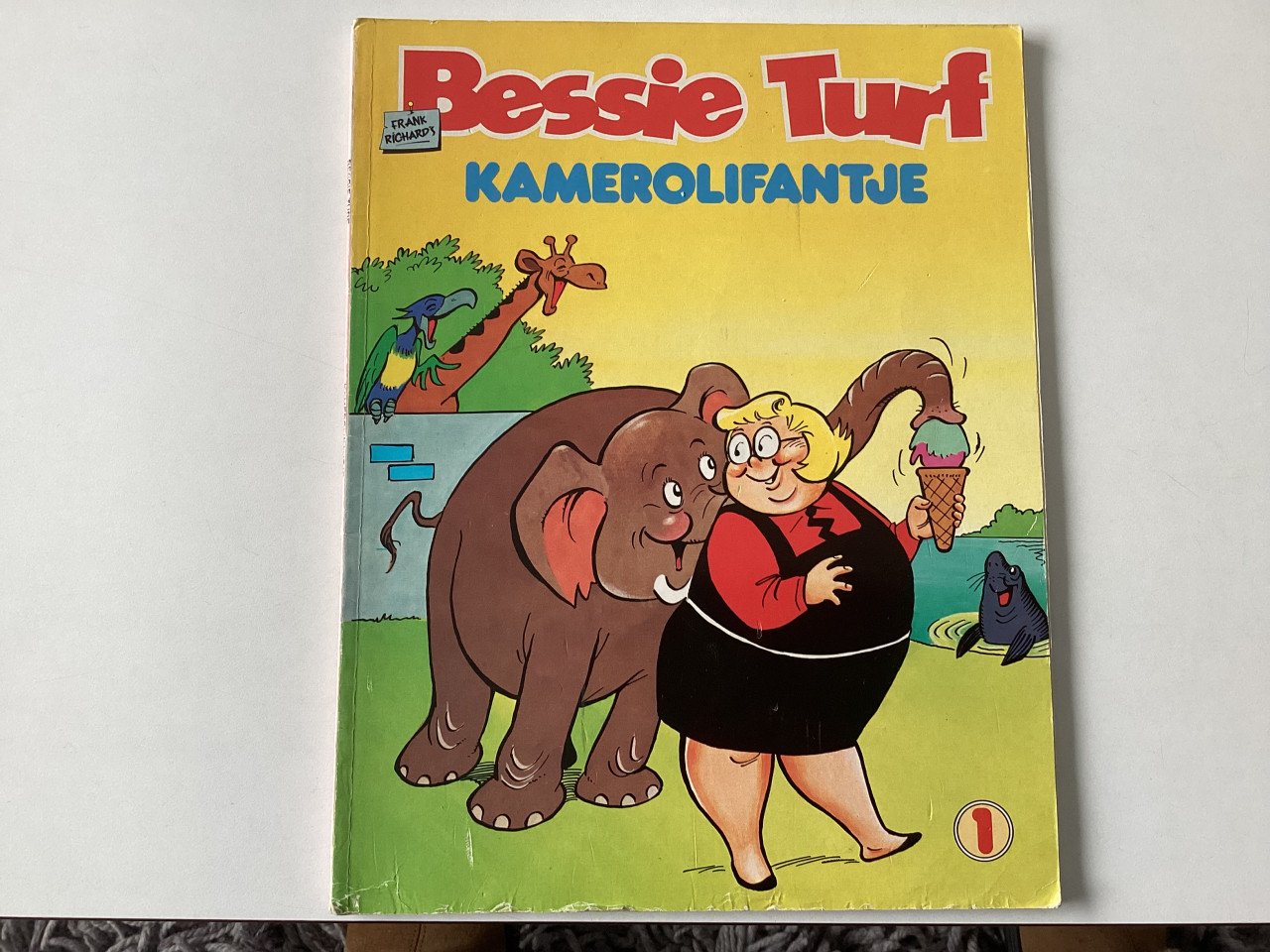 Verschillende stripboekjes van Bessie en Billie Turf.