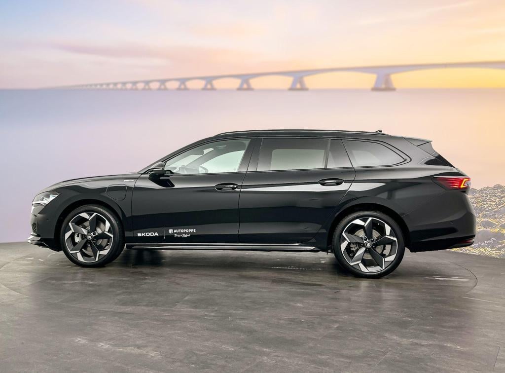 Skoda Superb sportline business 1.5 tsi phev 150 kw / 204 pk co