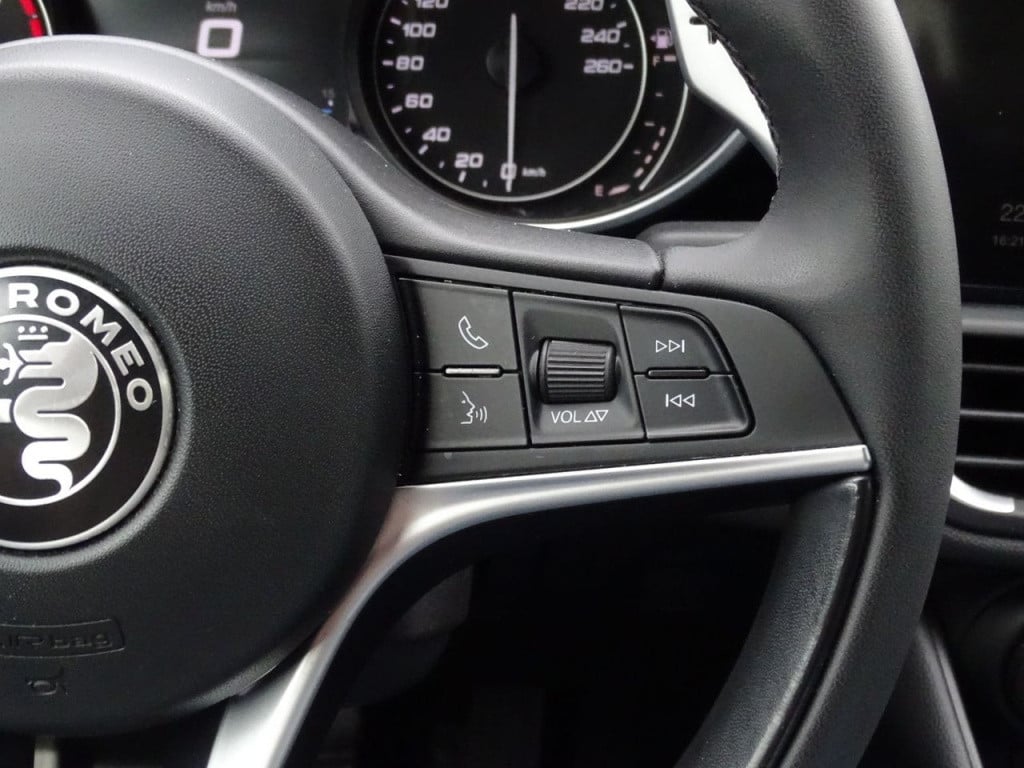 Alfa Romeo Giulia 2.0t b-tech stoel-&stuurwielverwarming | android auto | 1