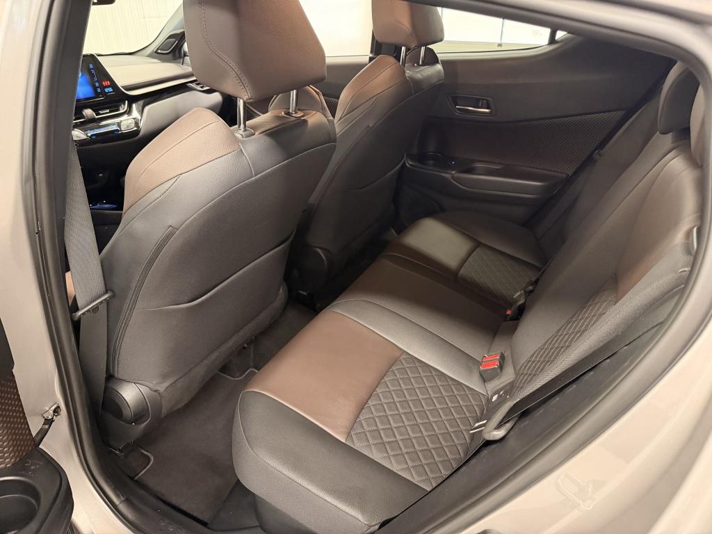 Toyota C-hr 1.8 hybrid executive