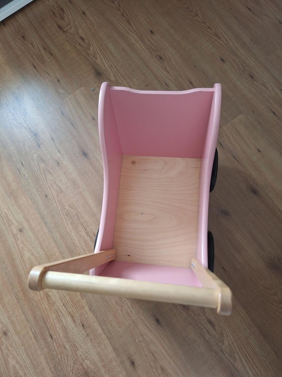 Poppenwagen van hout van Playwood
