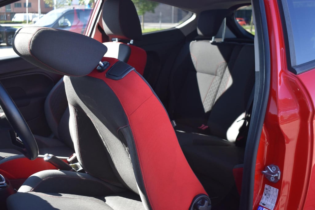 Ford Fiesta 1.0 ecoboost red edition | 140 pk| voorzien van nieuwe distribu