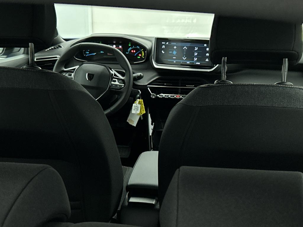 Peugeot E-2008 ev style 50 kwh | rijklaar |