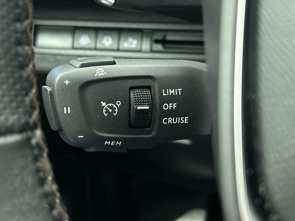 Peugeot 5008 180pk gt pack business | rijklaar | trekhaak | leer | adaptiev