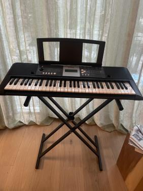 Yamaha ypt-230 keyboard met steun