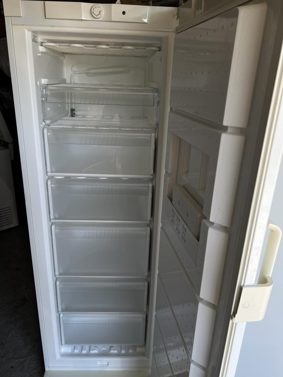 Siemens ruime vrieskast 175x60 cm. 243 liter Vriezer energieklasse A