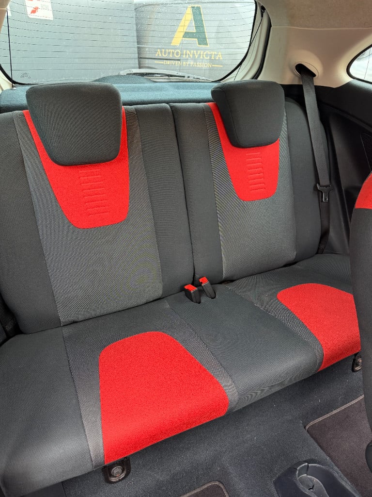 Ford KA 1.2 - titanium - airco