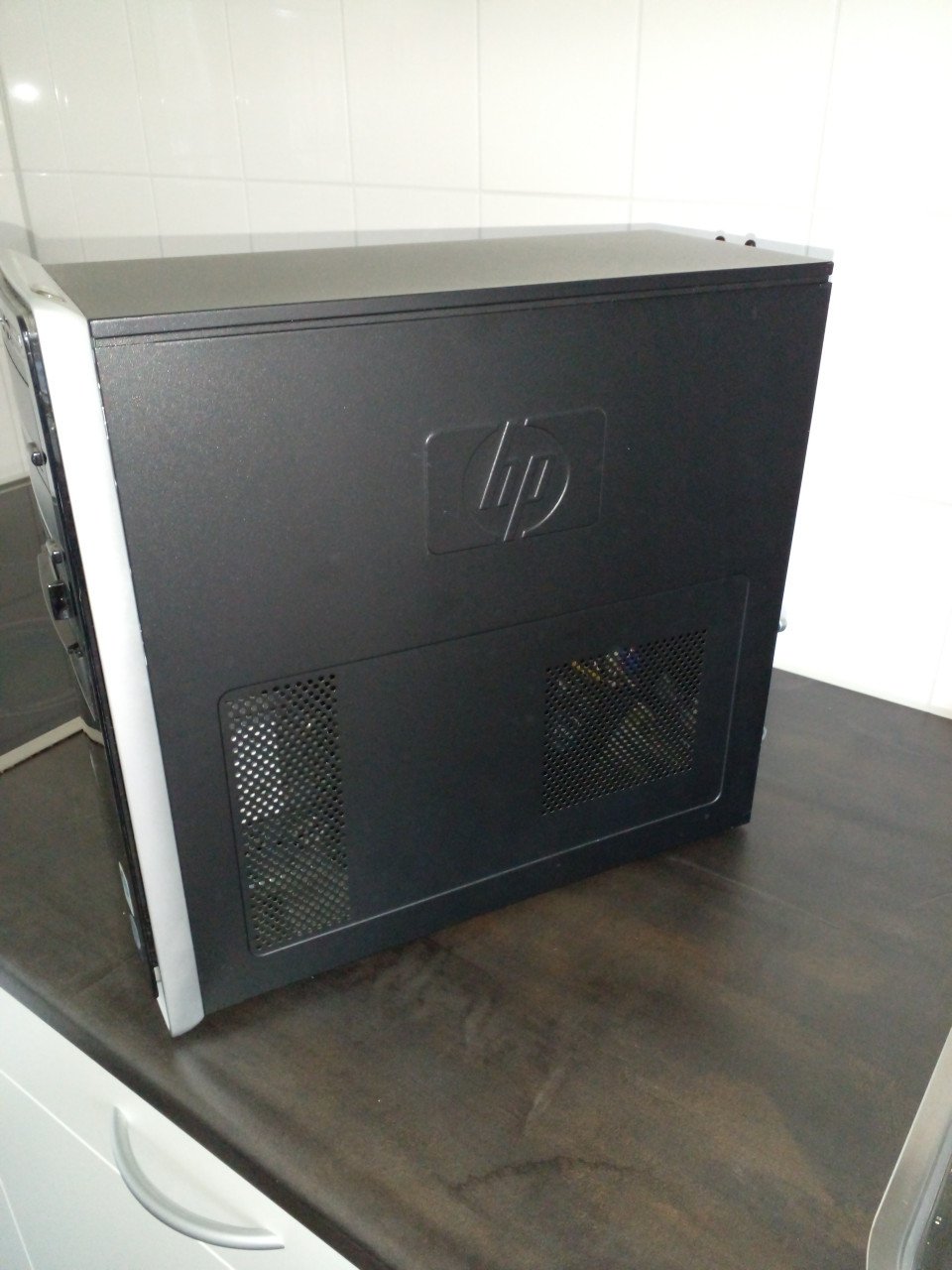 Vintage HP A6640 QuadCore met Windows XP sp-3 /wifi/Dos-box.