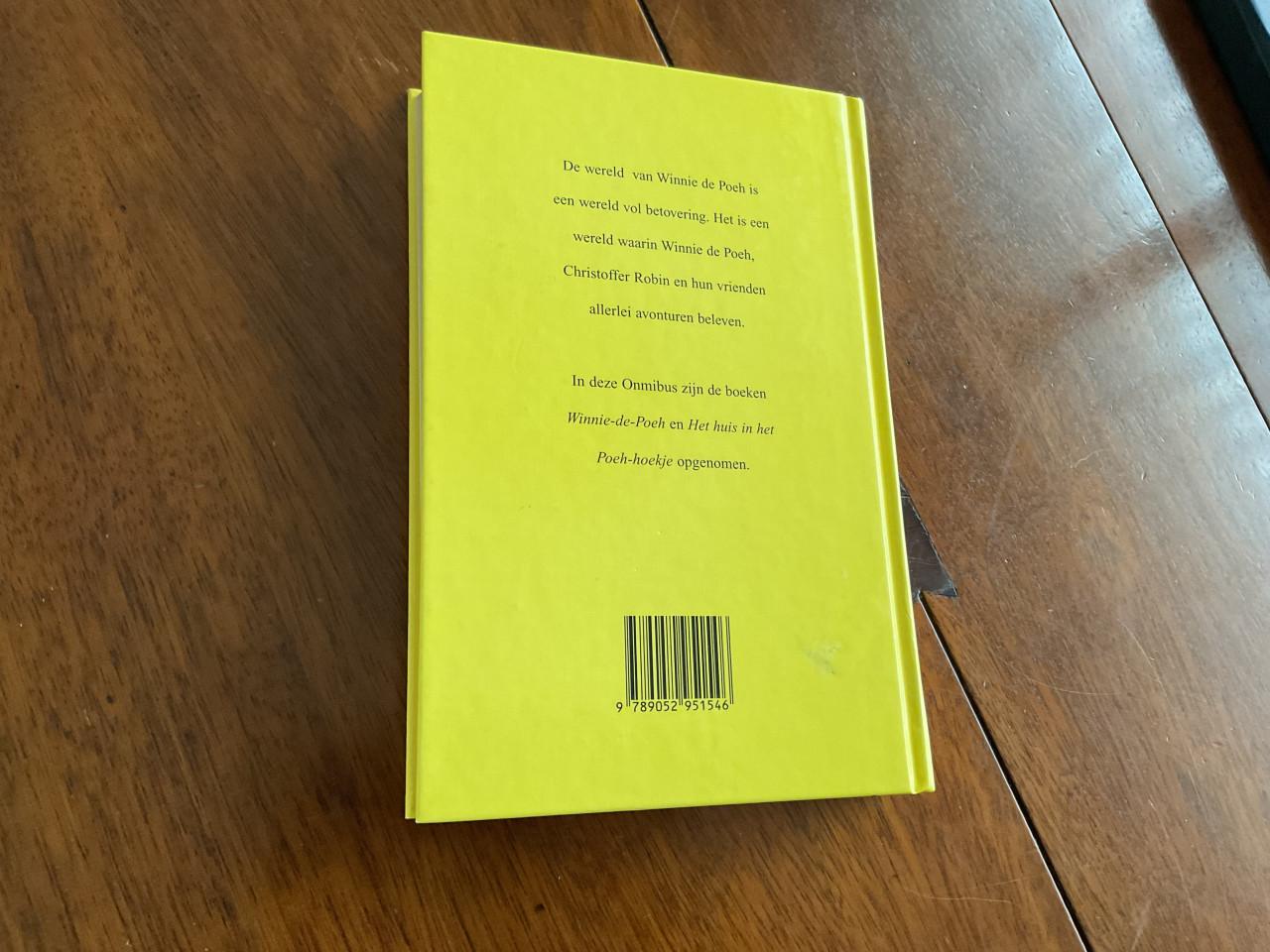 4 boekjes met harde kaft. Winnie-de-Poe en Beertje Paddington.