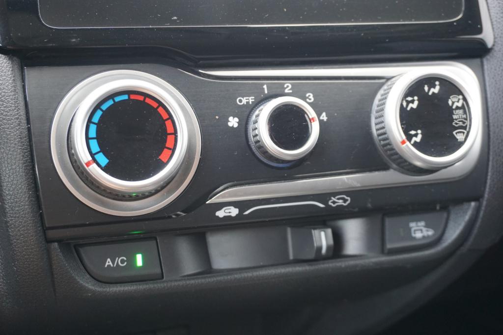 Honda Jazz 1.5 i-vtec dynamic airco / navi / cruise / stoelverw. / dab / ca
