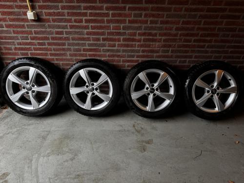 Originele 17” Audi velgen + winterbanden