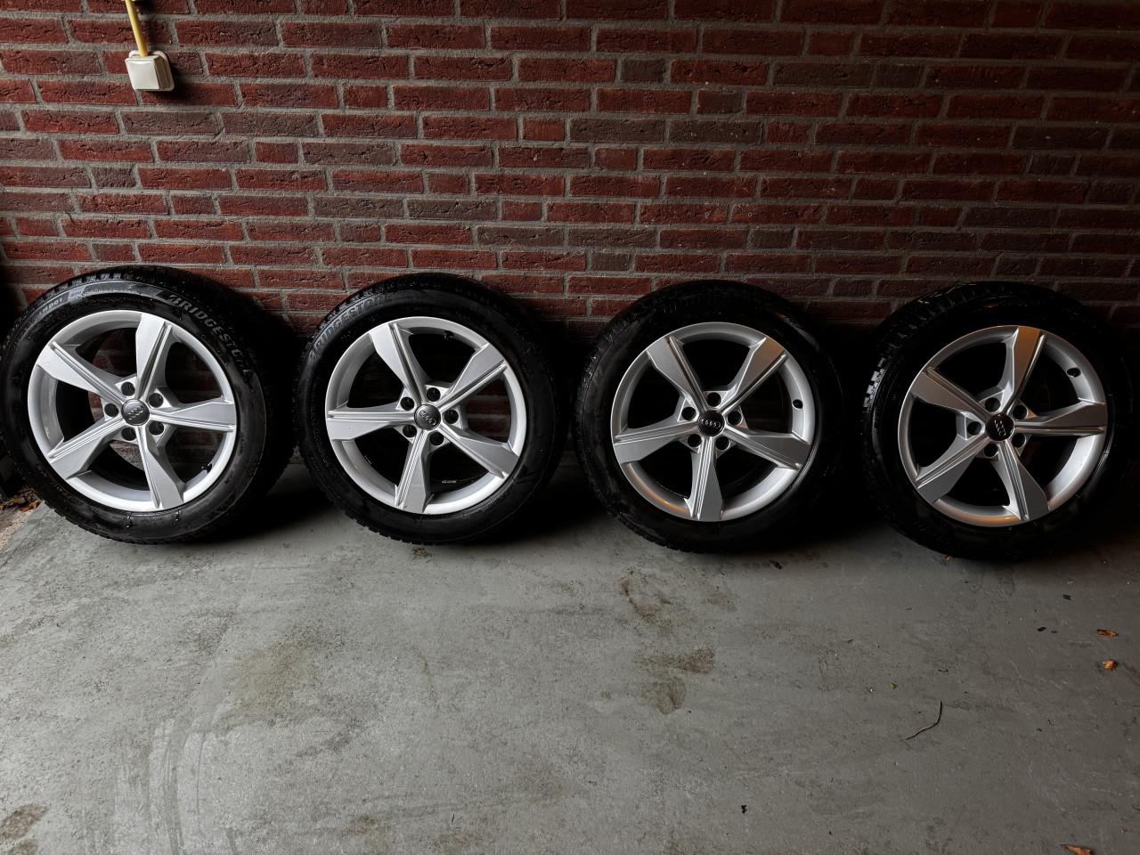 Originele 17” Audi velgen + winterbanden