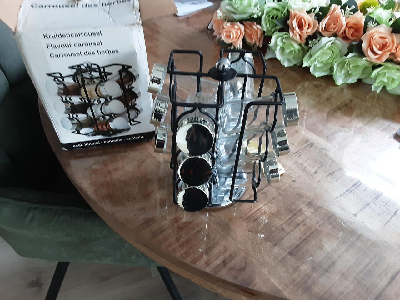 Nieuw  in doos kruiden rek