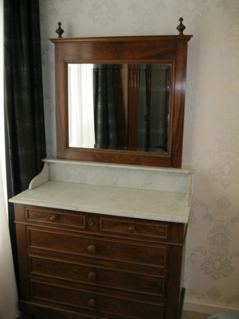 Antieke toilettafel/commode