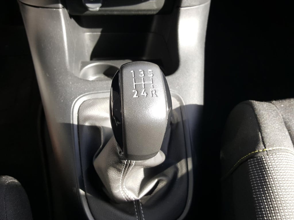 Citroen C3 1.2 puretech 83pk s&s plus navigatie | apple carplay & android a