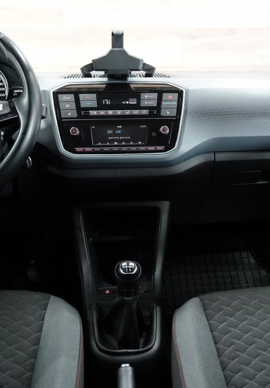 Volkswagen UP! 1.0 tsi high up! | cruise | pdc | bluetooth |