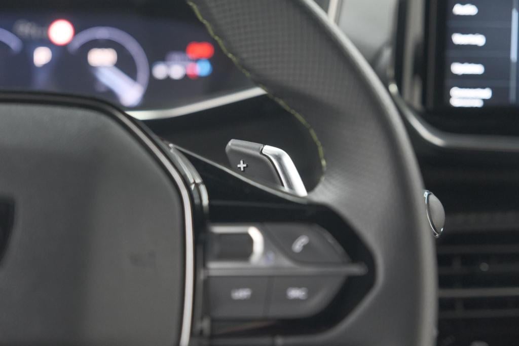 Peugeot 2008 puretech 130 eat8 gt | 360 camera | stoelmassage | adaptieve c