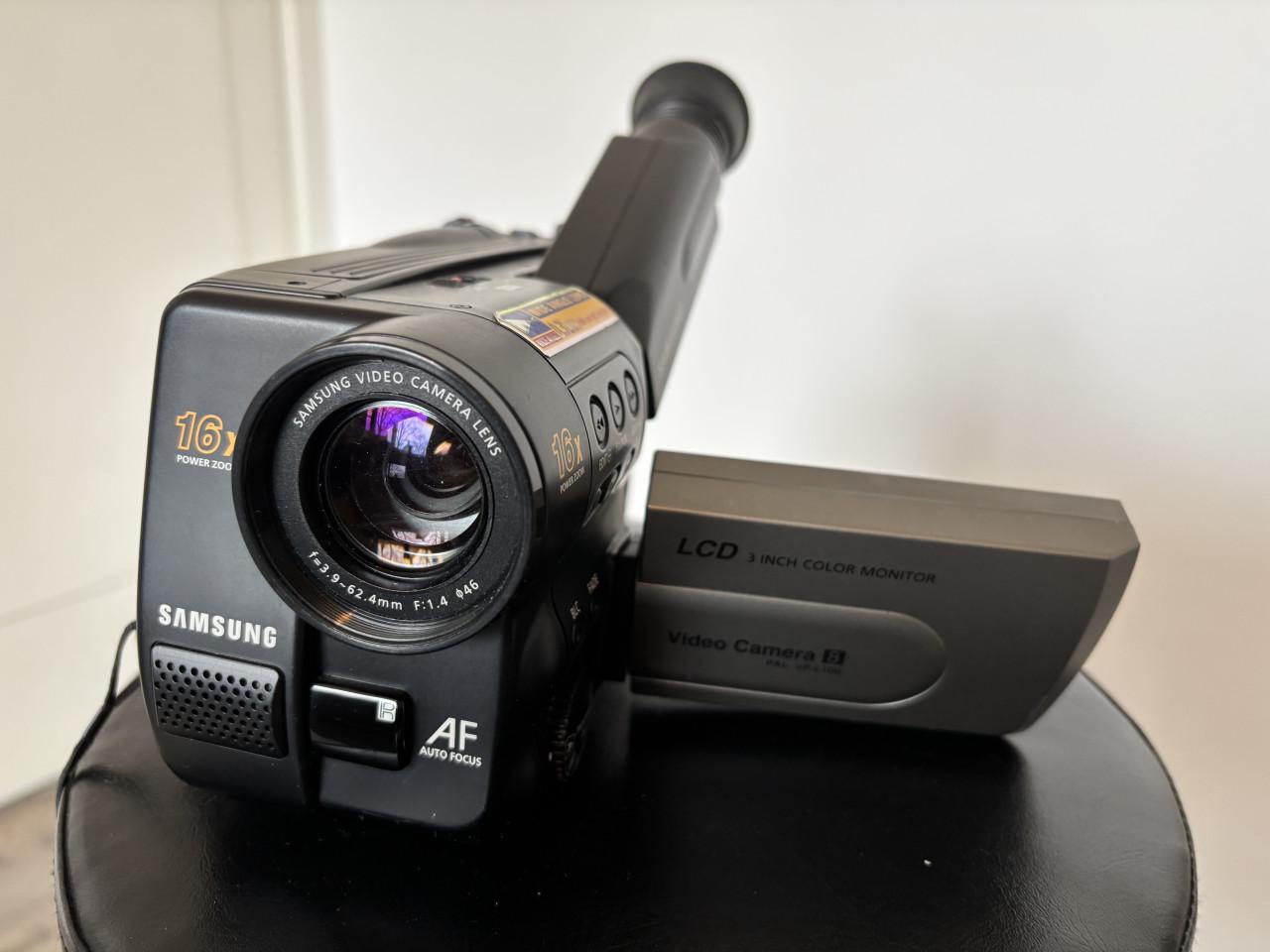 Vintage video 8 camera Samsung