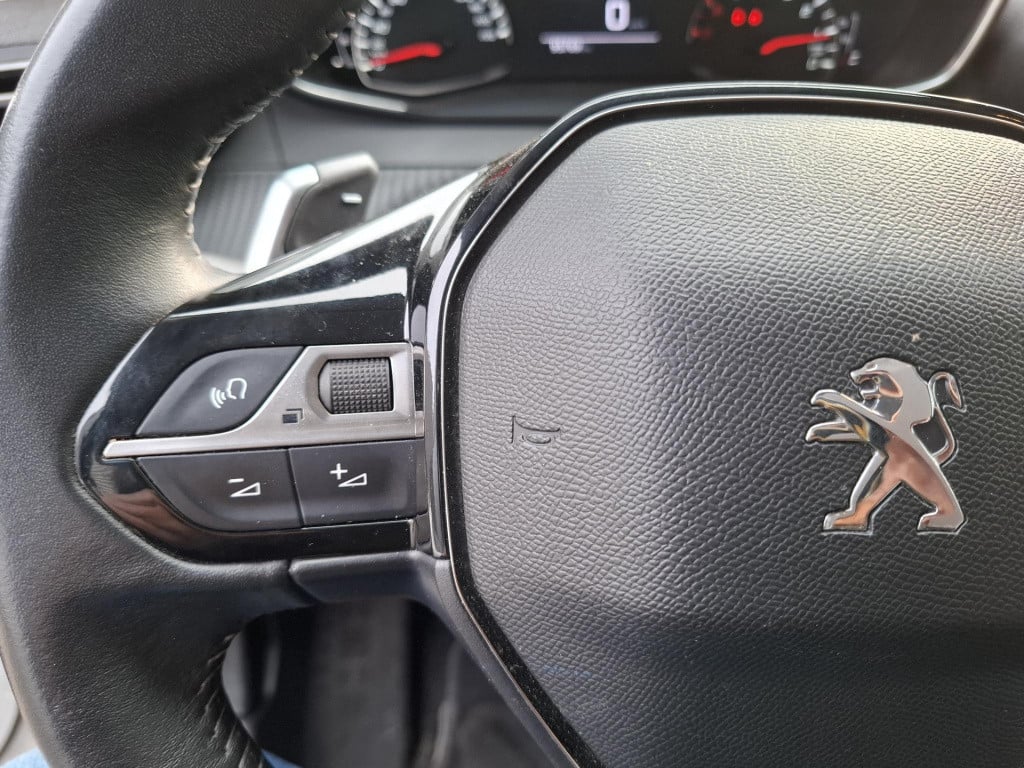 Peugeot 208 1.2 allure pack eat8 automaat clima/cam