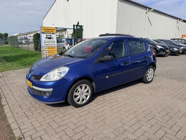 Renault Clio 1.2-16v special line 5 deurs en trekhaak