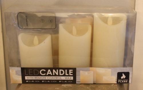 Nieuw in verpakking set van 3 beige kaarsen