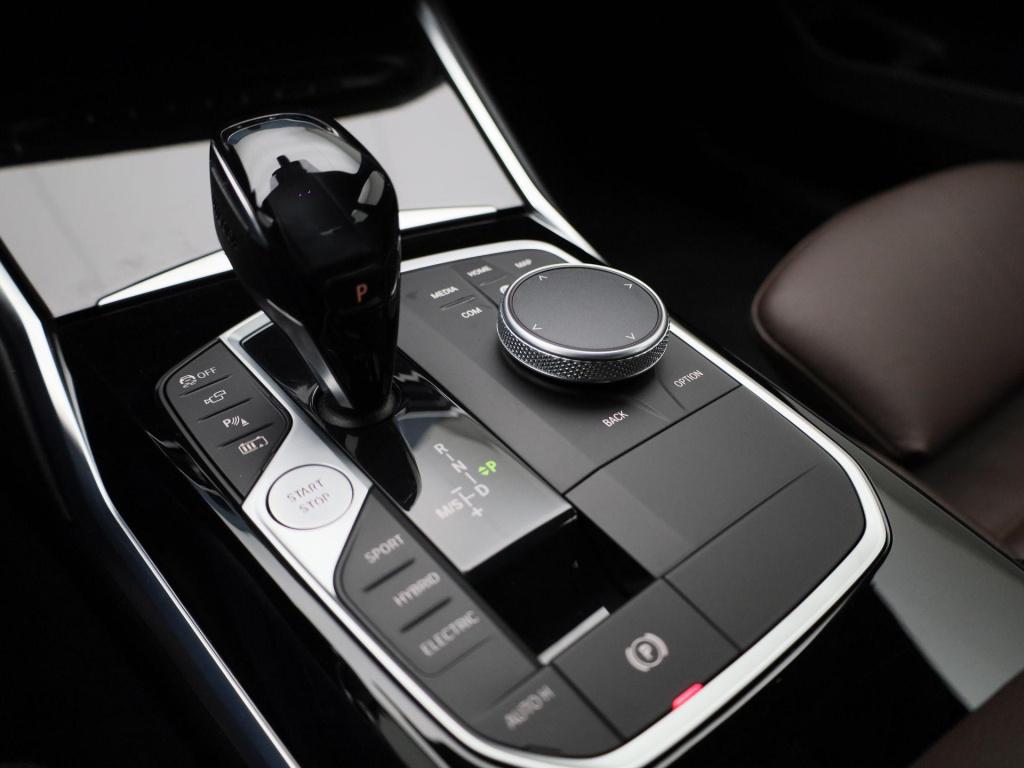BMW 3-serie 330e edrive edition | automaat | lmv | leder | 360 camera | par
