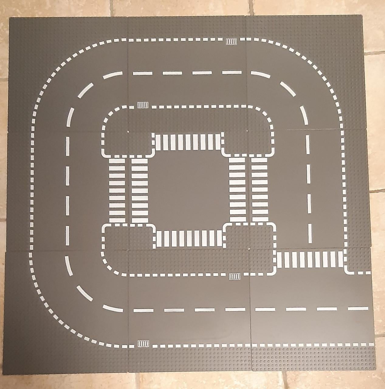De orginele Lego City wegplaten, 1 kruising + 1 rechte weg