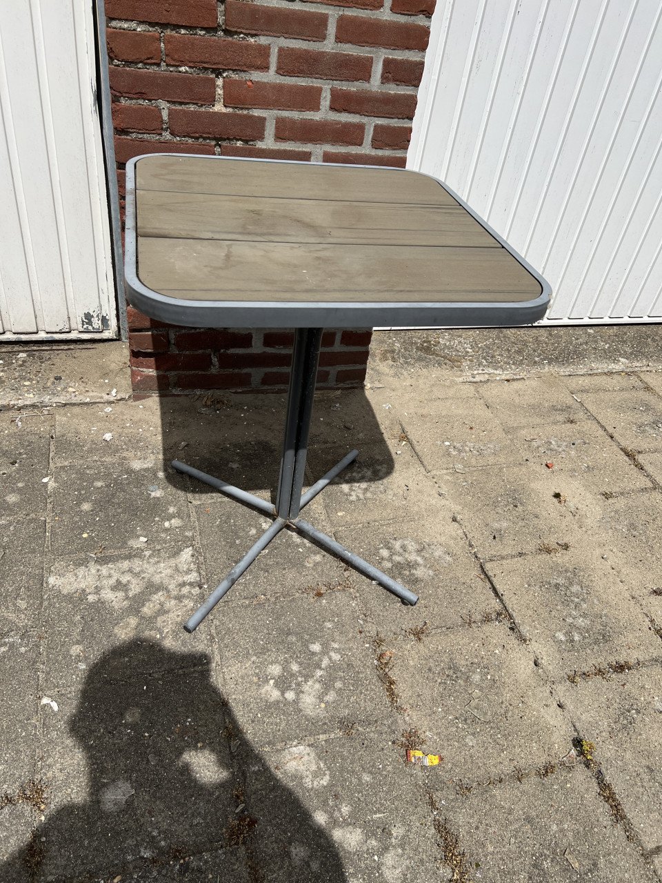 Limburg Vintage Terrastafel 70 X 70cm Houtlook nieuwprijs €205,-