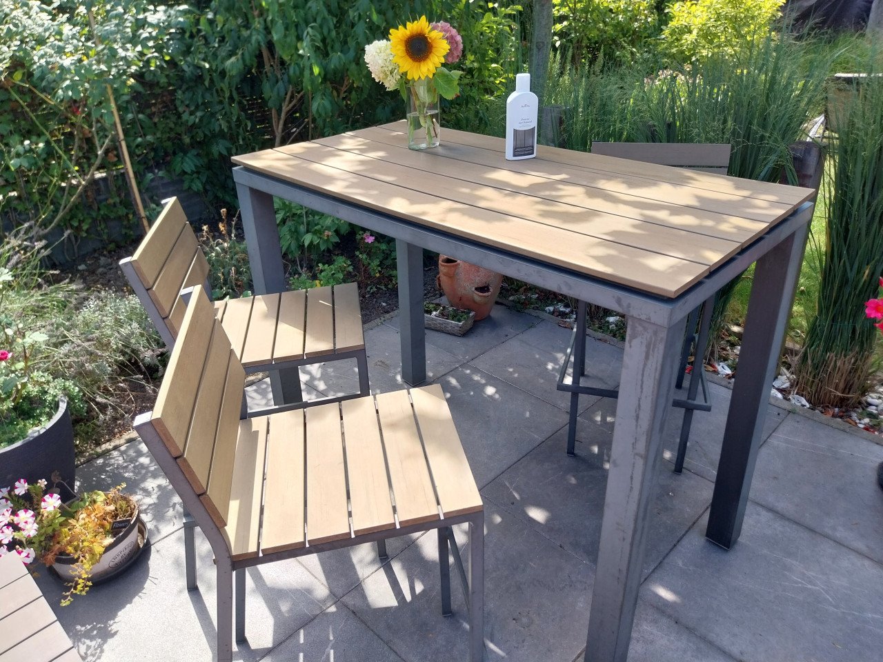 Tuin bartafel met 3 krukken