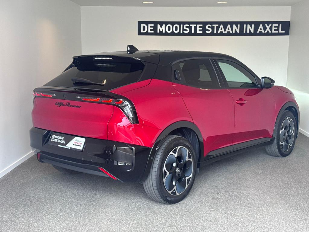 Alfa Romeo Junior elettrica 54 kwh