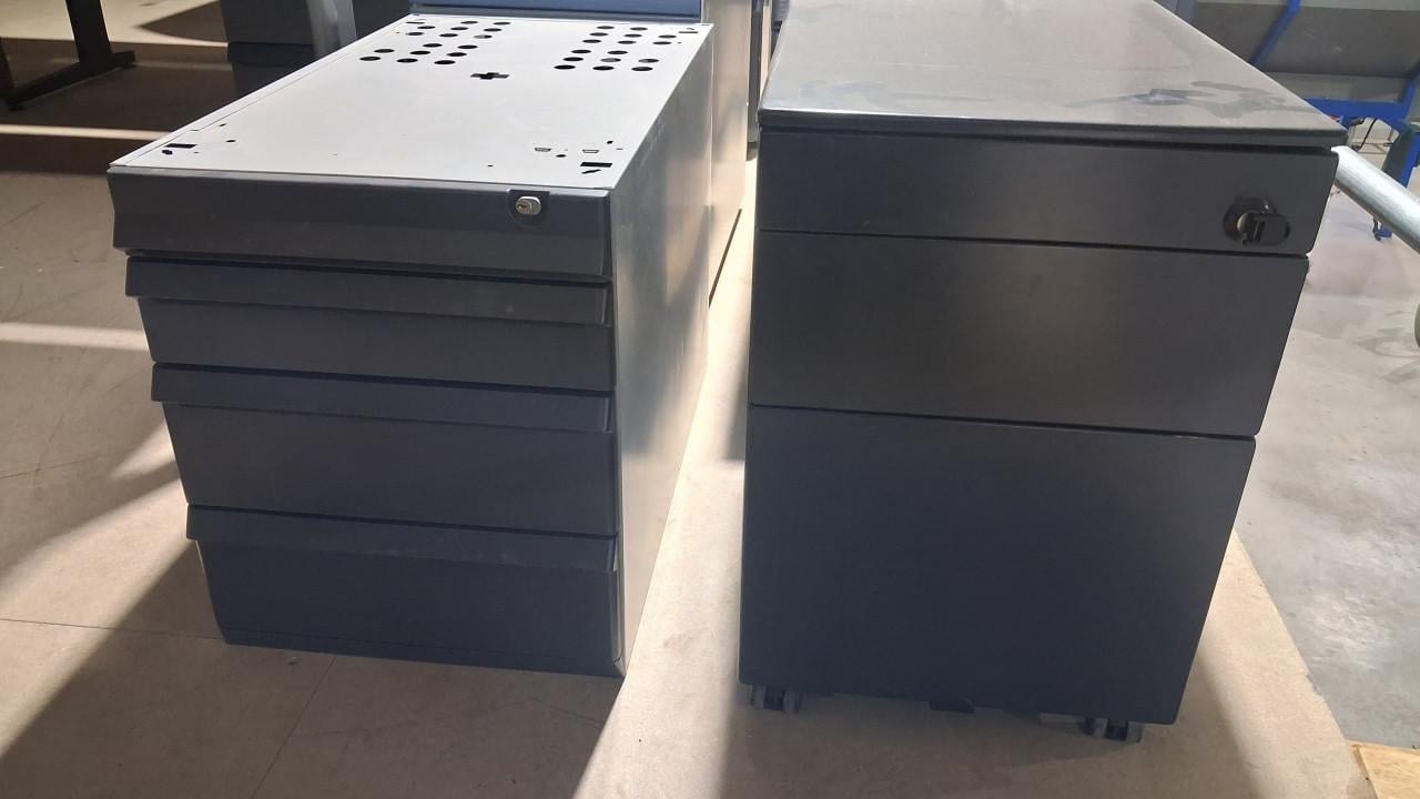 Metalen ladekast, ladeblok