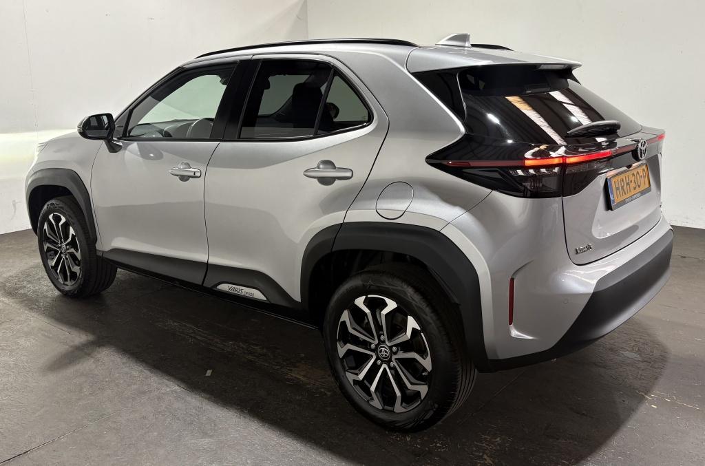 Toyota Yaris Cross 1.5 hybrid 115 first edition | bsm | pdc |