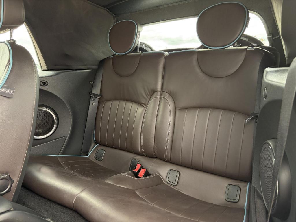 Mini Cooper Cabrio 1.6 highgate, nl-auto!