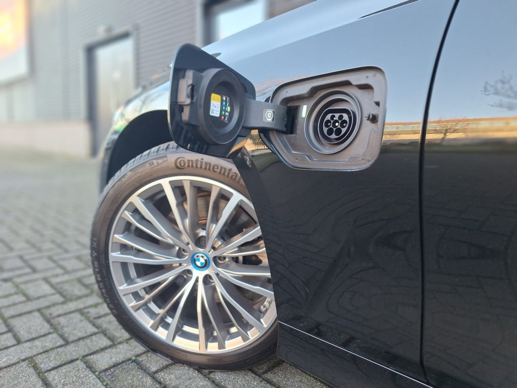 BMW 3-serie touring 320e business edition plus model sport line