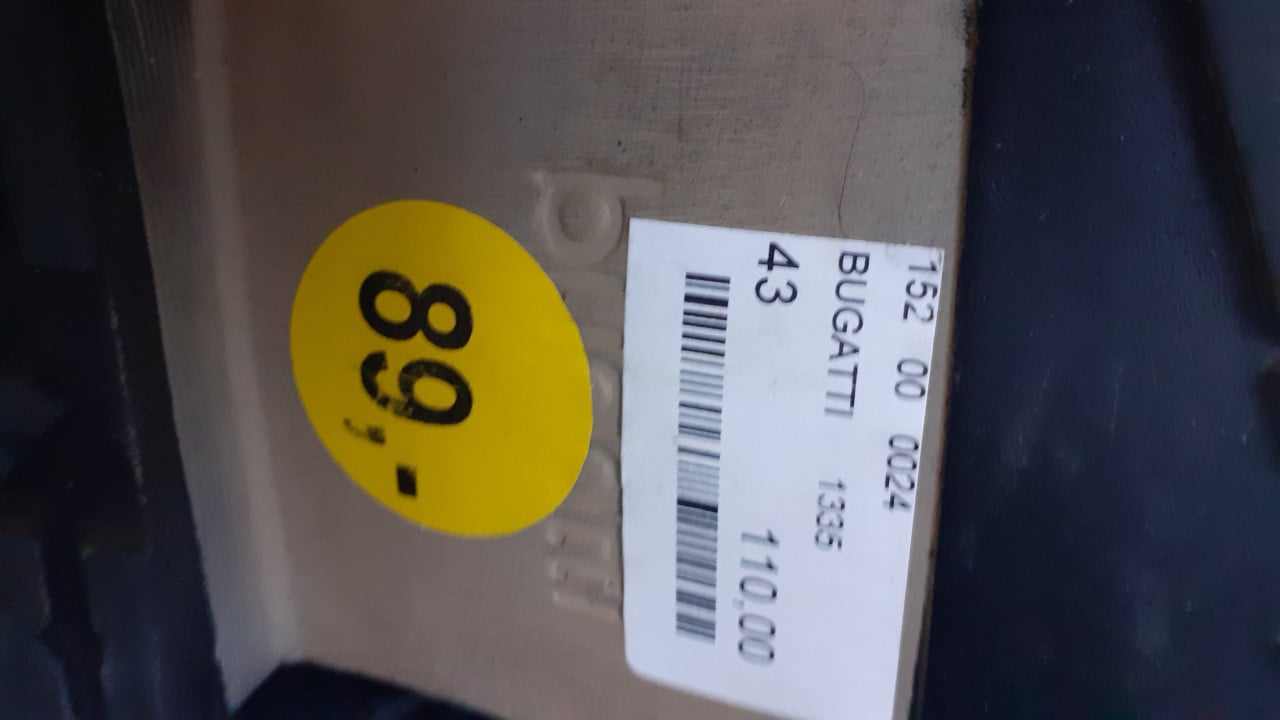 Diverse  Damesschoenen , halve Laarsjes maat 43 zwart ......BUGATTI....