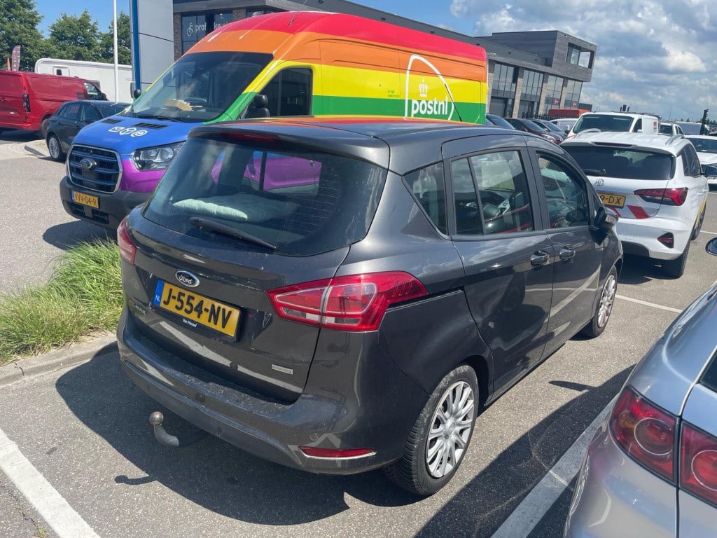 Ford B-max 1.0 ecoboost style navigatie - parkeersensoren - trekhaak