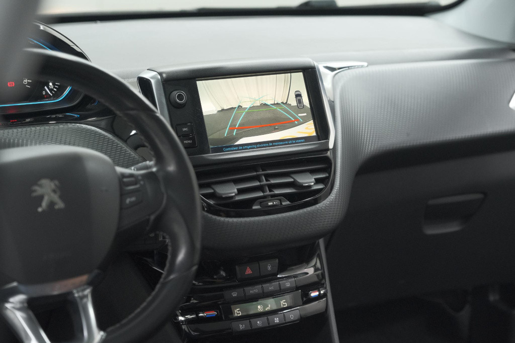 Peugeot 2008 puretech 130 gt-line | trekhaak | camera | apple carplay | par
