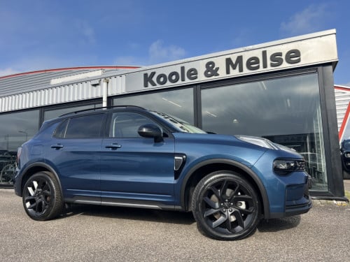 Lynk & Co 01 1.5 261pk plug in hybrid , zwarte velgen , panodak , 360 camer