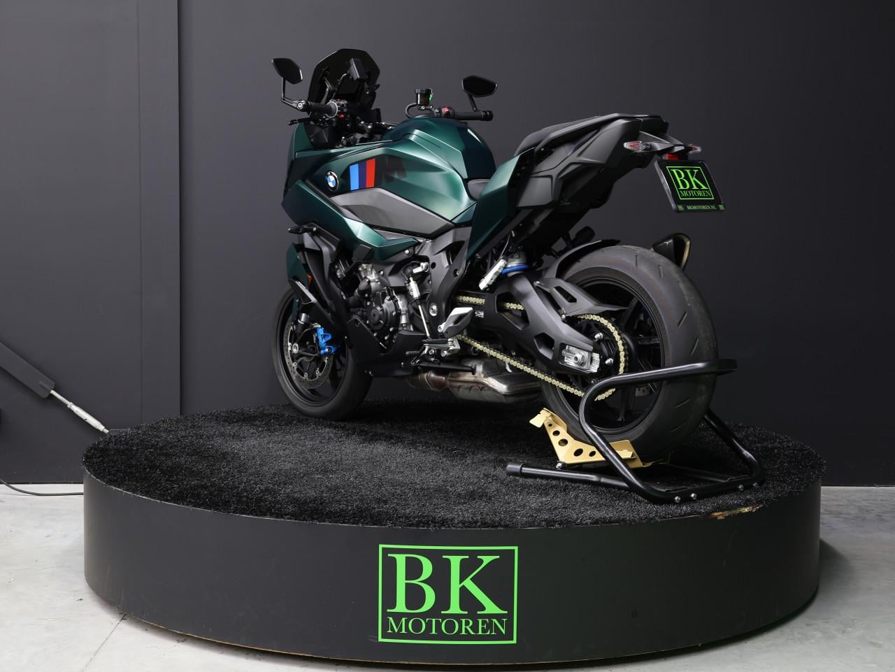 M 1000 XR Aurelius Green | BTW Motor