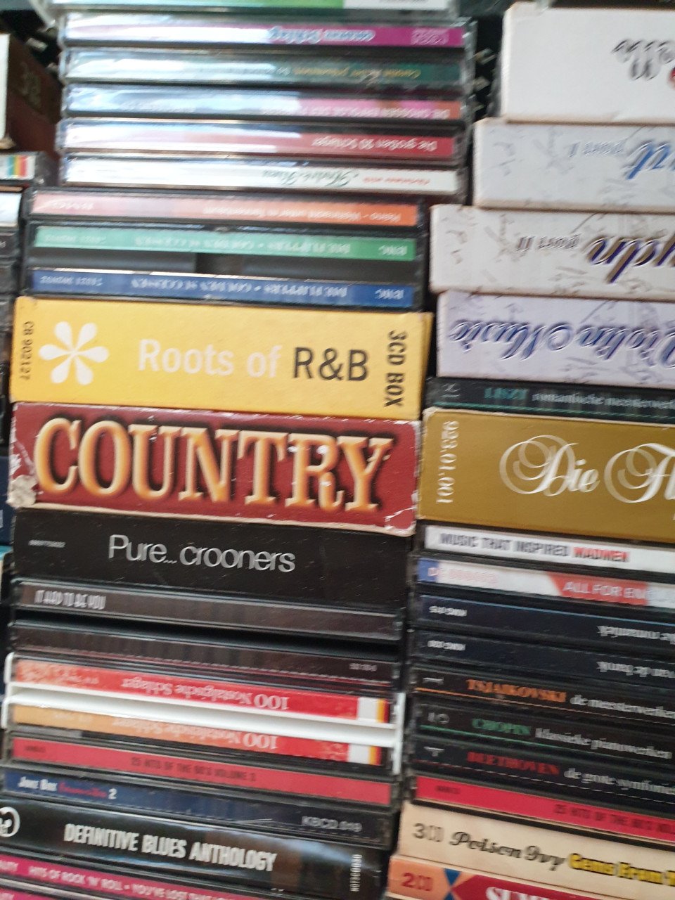3 kratten vol cd's
