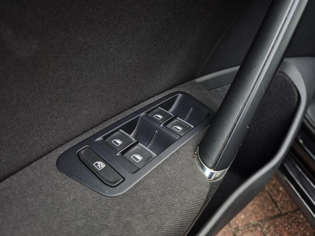 Volkswagen Golf 1.4 tsi highline / 1e eigenaar / cruisecontrol / stoelverwa