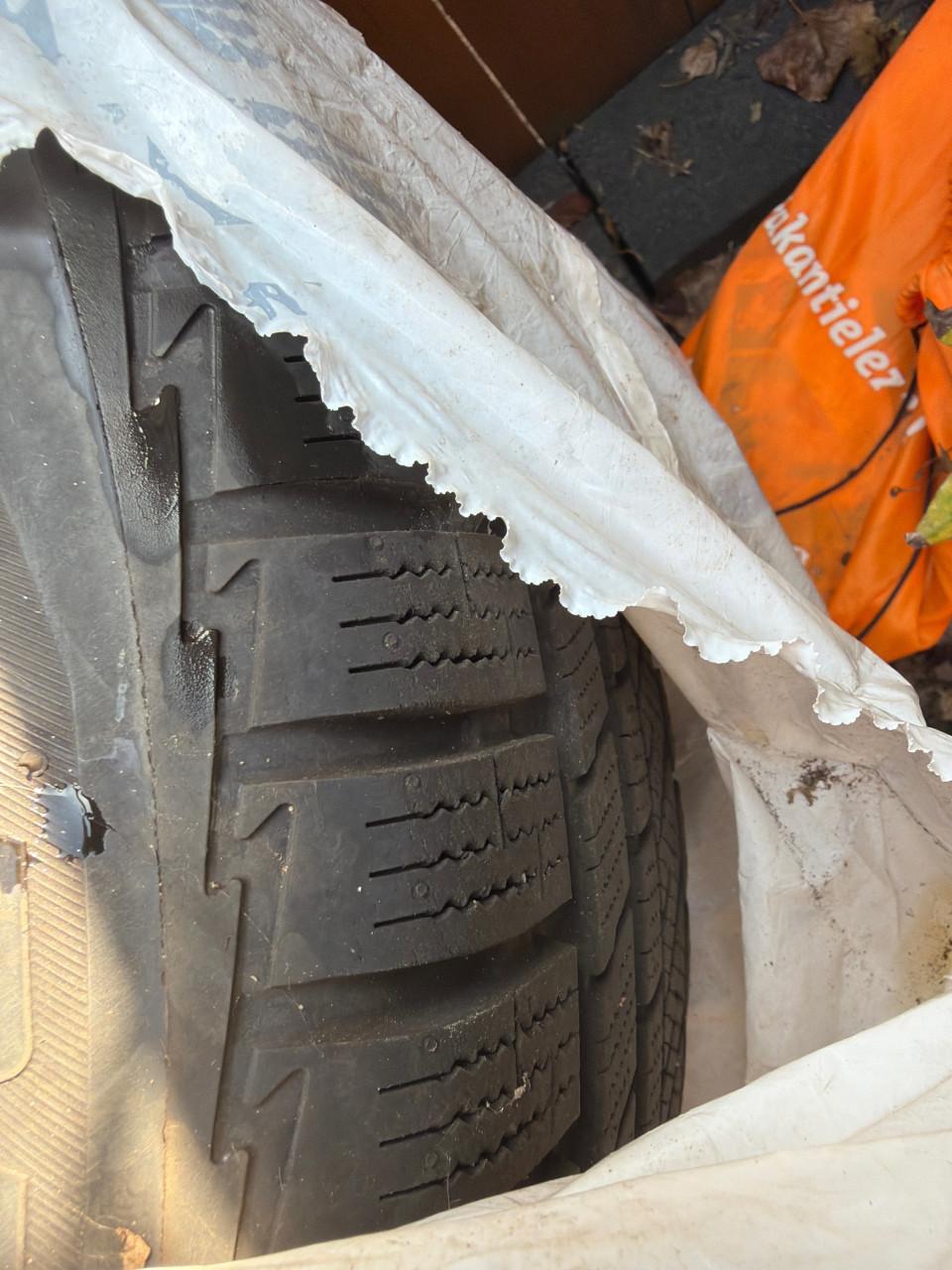 2x continental 195/65/r15 + 4x Bridgestone blizzard 215/65/r16 winter