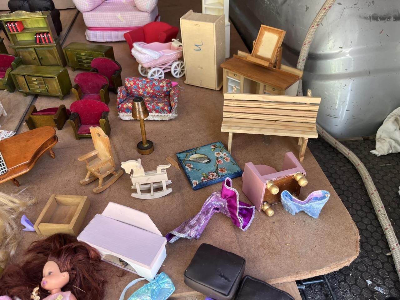 Meubeltjes vintage poppenhuis 60-80