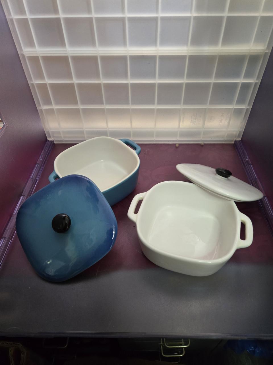 Aardewerken mini-ovenschalen of braadpannetjes. 2st. Afm. 11x11x5H