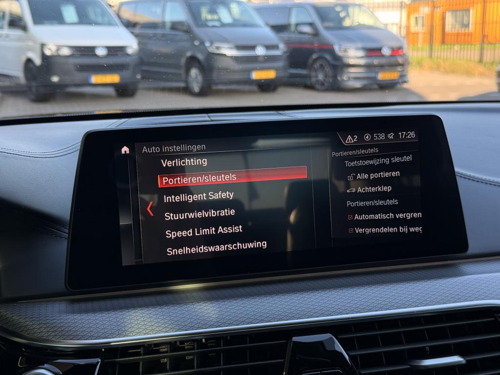 BMW 5 Serie 540i xdrive m-sport | harman kardon | acc |schuif/kanteldak | m